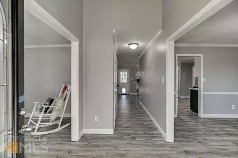 702 Michael Dr, Winder, GA 30680 photo 4