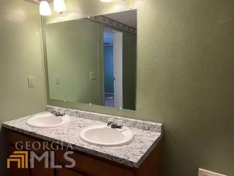 320 Stonegate Dr, Winder, GA 30680 photo 3