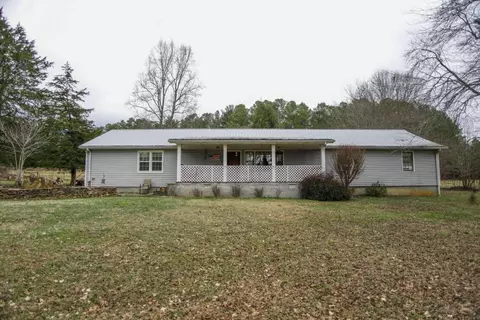 708 Horseshoe Bnd, Maysville, GA 30558