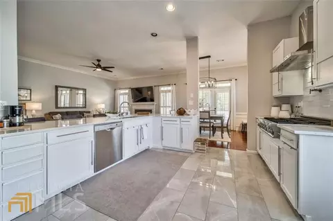 6715 Torrey Pine Cir, Suwanee, GA 30024 photo 14