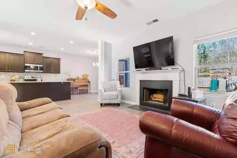313 Daffodil Dr, Temple, GA 30179 photo 4