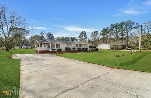 209 E Johnson St, Rincon, GA 31326 photo 3