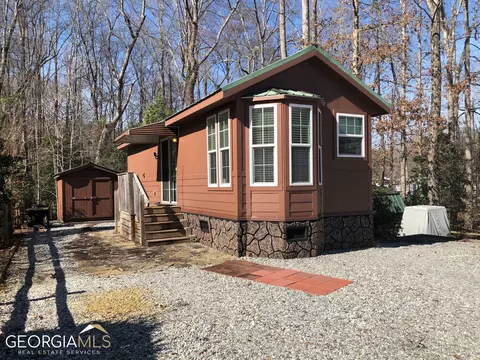 16 Bear Lovers Ct, Cleveland, GA 30528