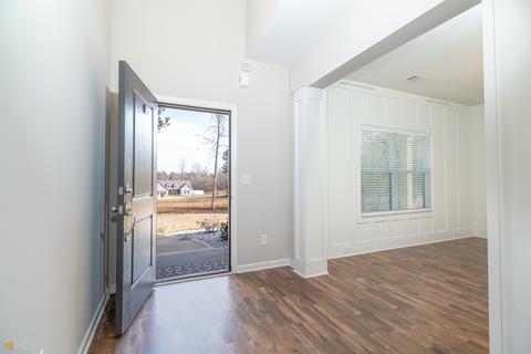 109 Robin Rd, Brooks, GA 30205 photo 4