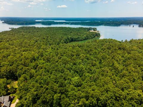 111 Riverbluff Dr, Lagrange, GA 30240 photo 1
