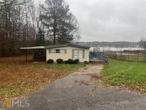 25 Lakeview Dr, Locust Grove, GA 30248