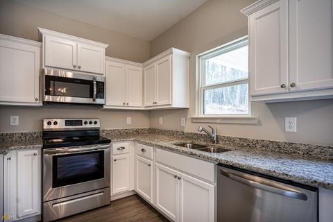 305 Jasmine Ln, Lagrange, GA 30241 photo 4