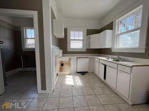 349 Forsyth St, Barnesville, GA 30204 photo 7