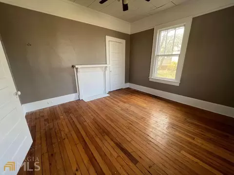 349 Forsyth St, Barnesville, GA 30204 photo 11