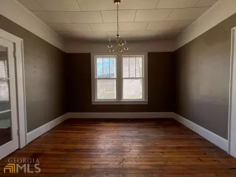 349 Forsyth St, Barnesville, GA 30204 photo 4