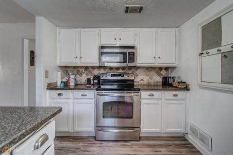 3070 Meadow Mere W, Chamblee, GA 30341 photo 5
