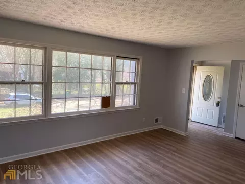 7041 Maddox Rd, Morrow, GA 30260 photo 6