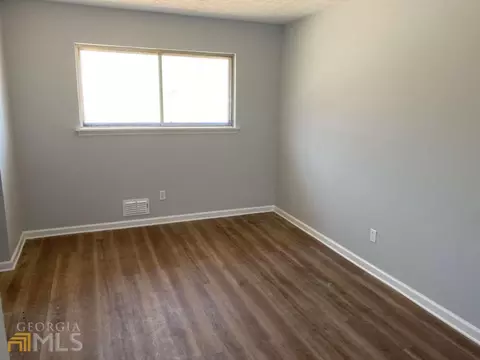 7041 Maddox Rd, Morrow, GA 30260 photo 5