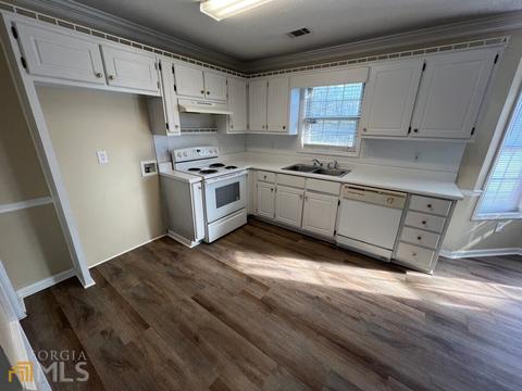 520 Cambridge Way, Covington, GA 30016 photo 6