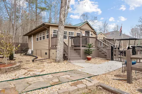 281 Stag Leap Dr, Cleveland, GA 30528