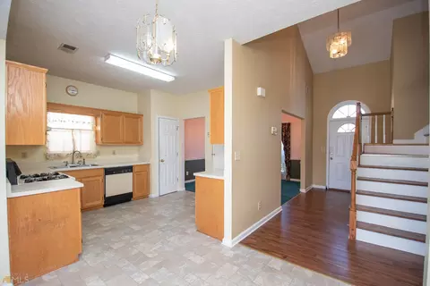 6495 Mill Ct, Morrow, GA 30260 photo 9