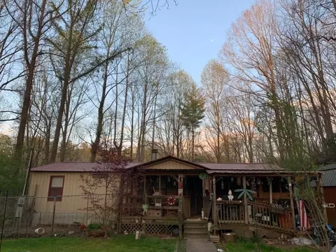 95 Silver Ridge Dr, Dahlonega, GA 30533