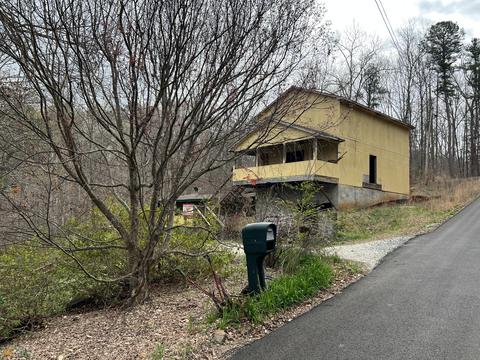 79 Thrasher Dr, Toccoa, GA 30577 photo 3