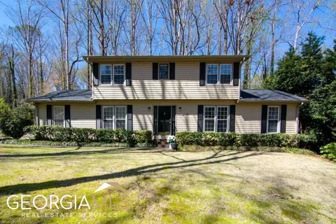 1109 Timberland Dr SW, Lilburn, GA 30047
