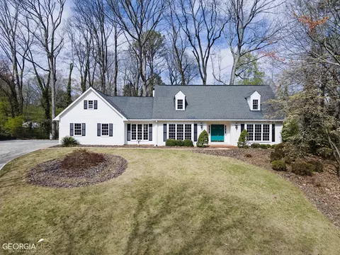 1335 Oakhaven Dr, Roswell, GA 30075