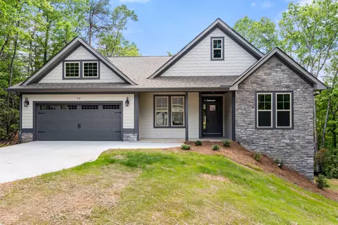 92 Smoke Ridge Way, Cleveland, GA 30528