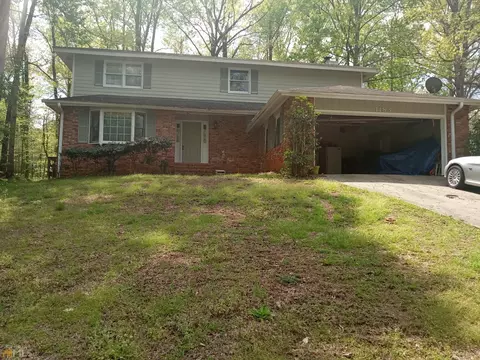 1183 King Arthur Dr, Macon, GA 31220
