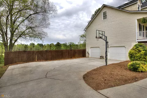 32 Hampton Dr, White, GA 30184 photo 4