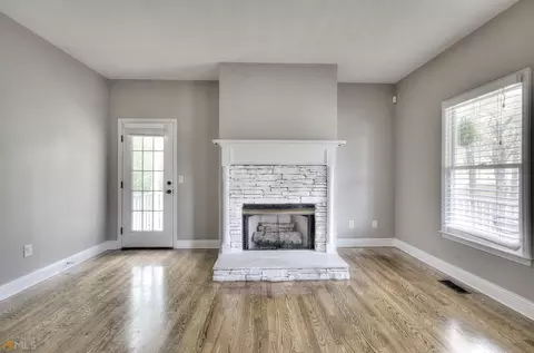 32 Hampton Dr, White, GA 30184 photo 8