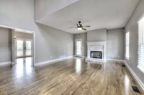32 Hampton Dr, White, GA 30184 photo 9