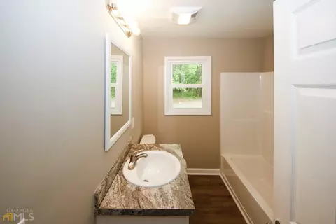 198 E Wright St, Winder, GA 30680 photo 20