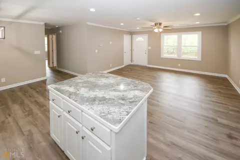 198 E Wright St, Winder, GA 30680 photo 12
