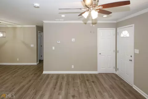 198 E Wright St, Winder, GA 30680 photo 6
