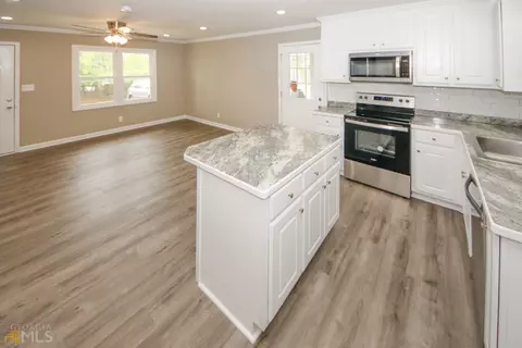 198 E Wright St, Winder, GA 30680 photo 13