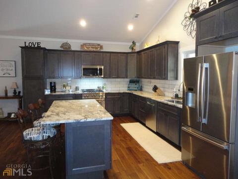 281 Spring Branch Cir, Toccoa, GA 30577 photo 2