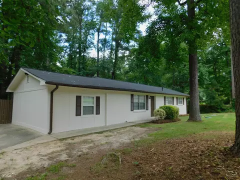 2074 Chestnut Log Dr, Lithia Springs, GA 30122