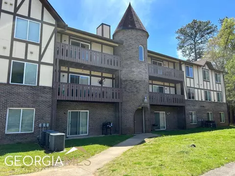 1019 Camelot Dr, College Park, GA 30349