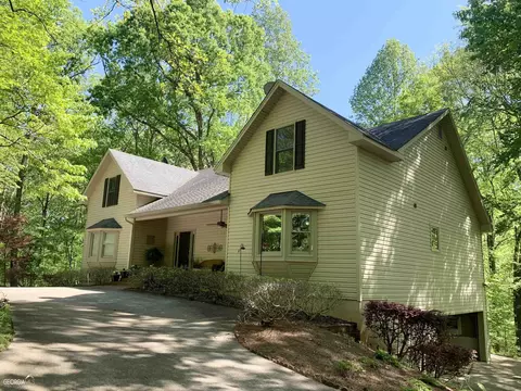 1165 Primrose Ln, Pendergrass, GA 30567