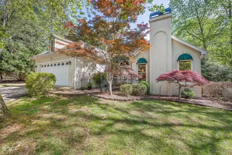 5812 Stratford Dr, Gainesville, GA 30506