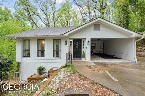 2162 Pine Tree Cir, Gainesville, GA 30501