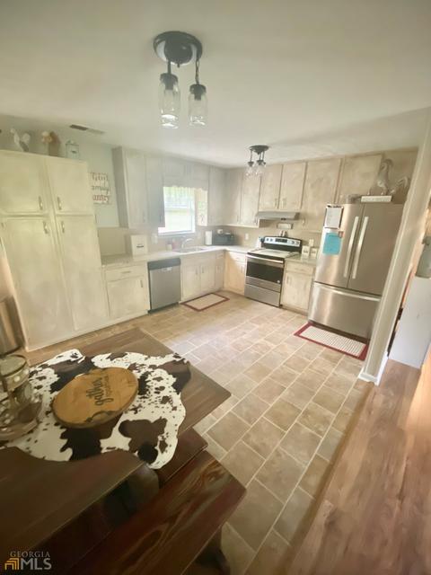 25 Stoneview Cir, Covington, GA 30016 photo 4