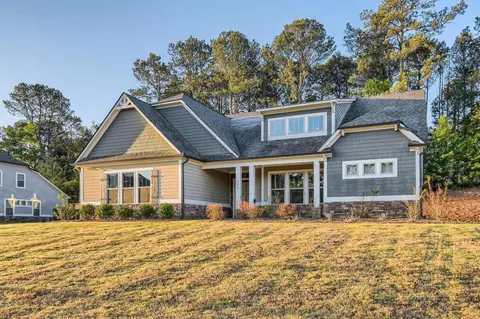 245 Oakleigh Manor Dr, Fayetteville, GA 30215