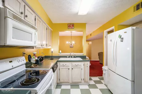 6442 Pinebark Way, Morrow, GA 30260 photo 12