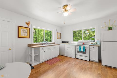 881 E Doyle St, Toccoa, GA 30577 photo 9
