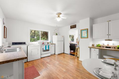 881 E Doyle St, Toccoa, GA 30577 photo 10
