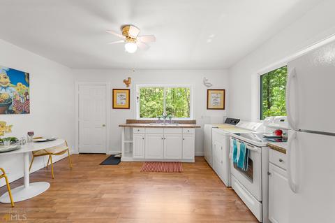 881 E Doyle St, Toccoa, GA 30577 photo 8