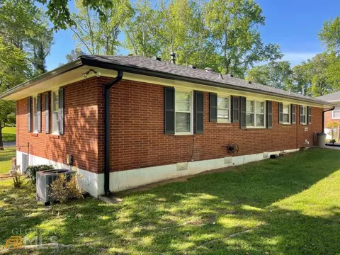 1216 Ellington Dr, Morrow, GA 30260 photo 4