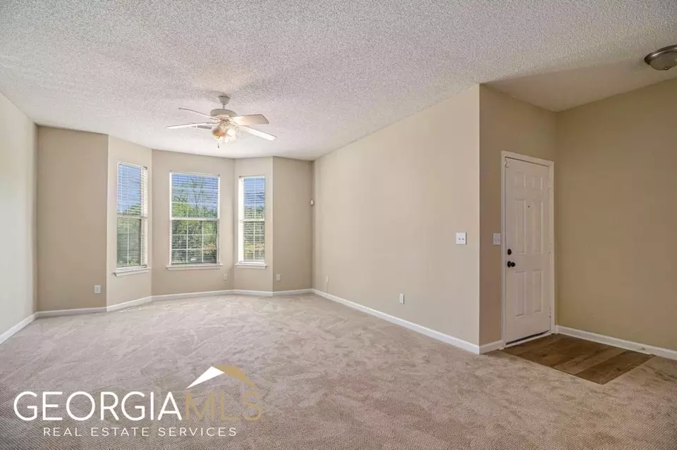  7672 Creekside Ln, Riverdale, GA 30296 photo 3