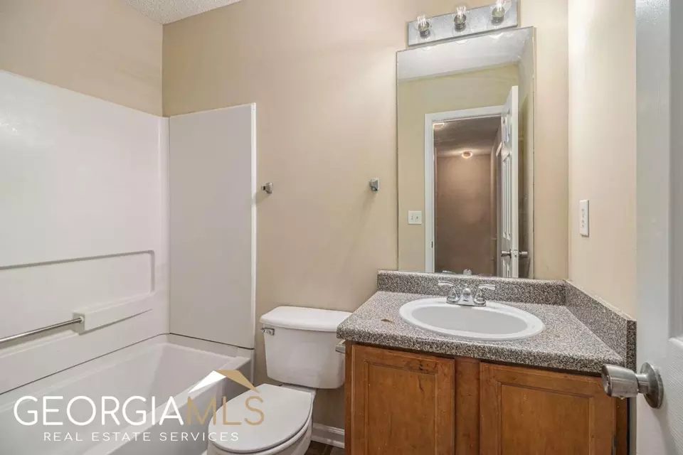  7672 Creekside Ln, Riverdale, GA 30296 photo 17