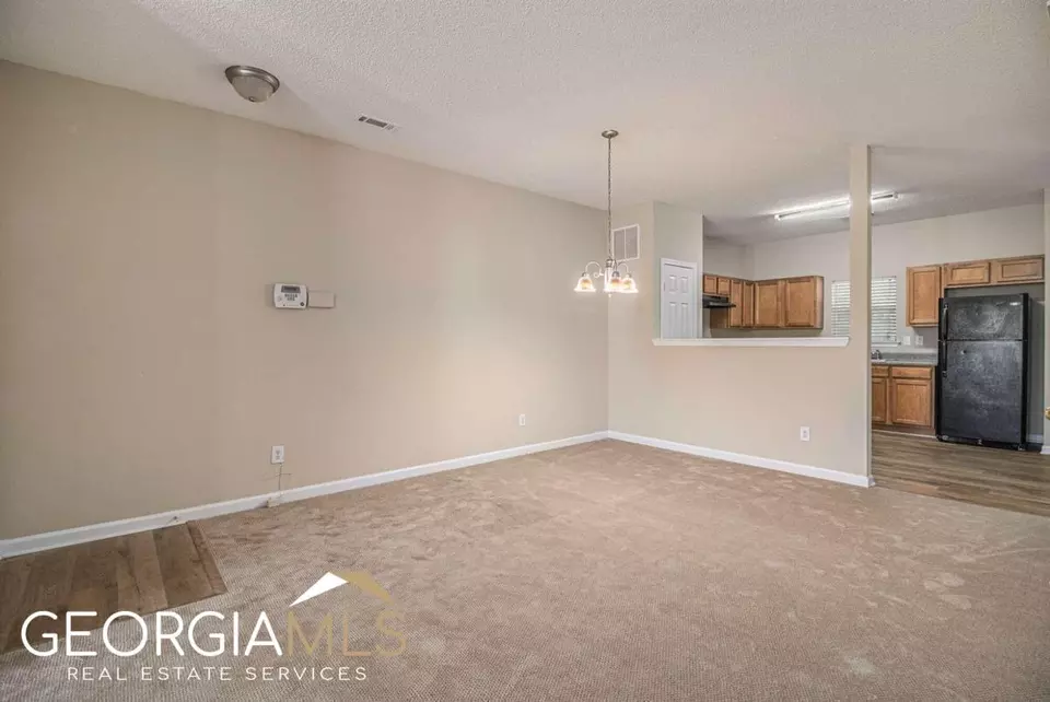  7672 Creekside Ln, Riverdale, GA 30296 photo 4