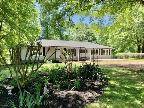 19 Mona Dr, Toccoa, GA 30577 photo 2